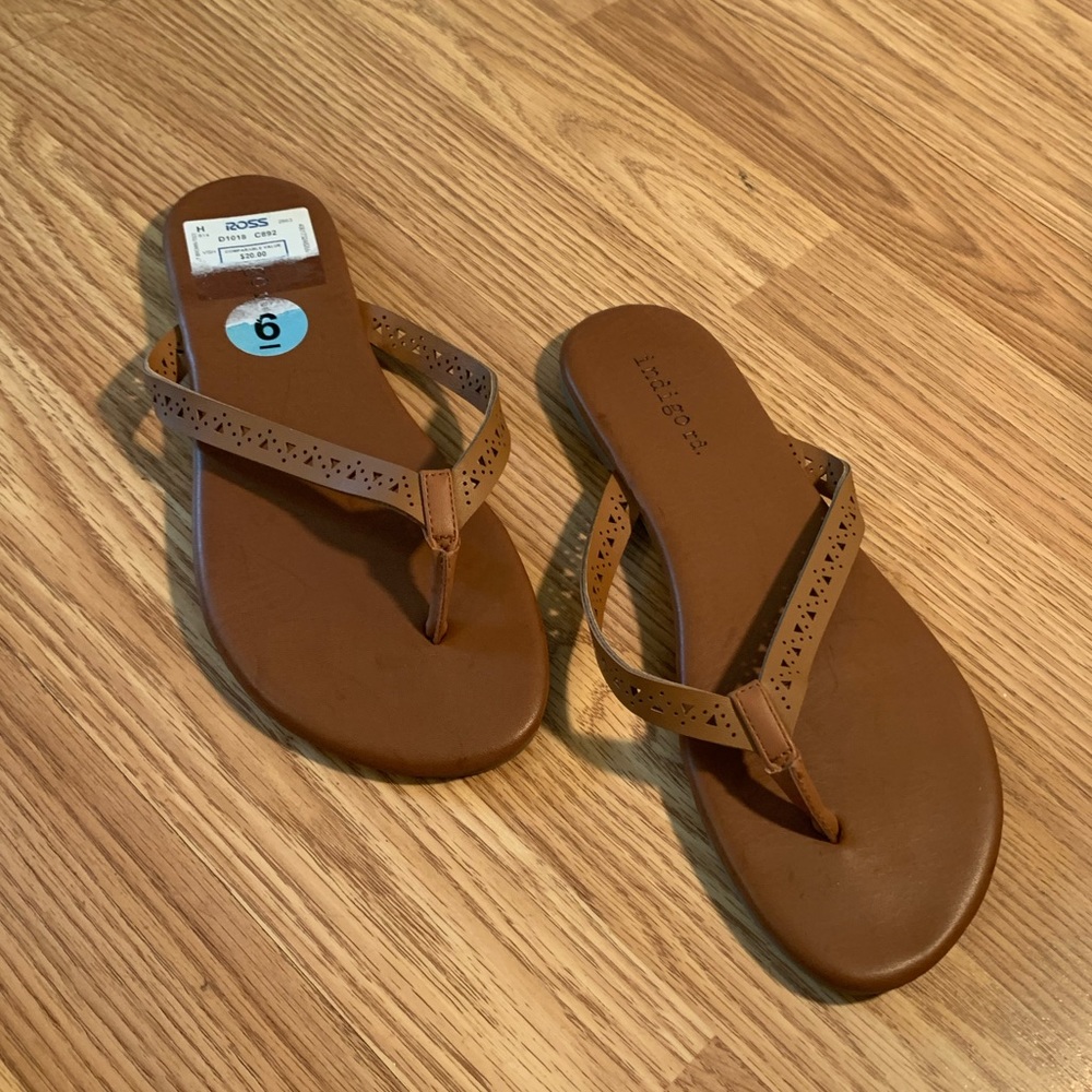 Indigo Rd brown sandals decor strap toe fun
